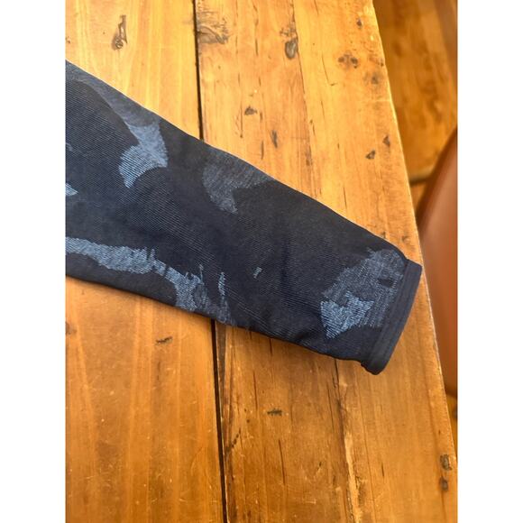 Gymshark Adapt Crop Top Women’s Size Medium Camo Seamless Long Sleeve Athletic - Picture 9 of 9